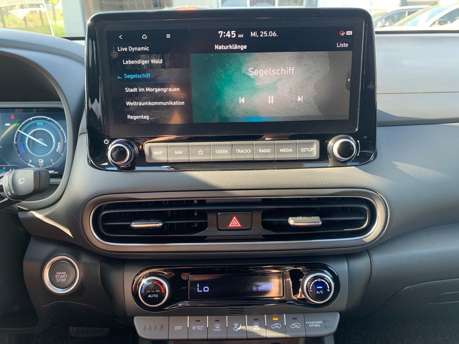 Fahrzeugabbildung Hyundai KONA 1.6 GDI Prime Hybrid Navi LED Leder 1Hd