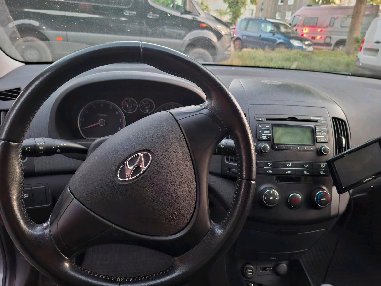 Hyundai i30 2010 — photo 8
