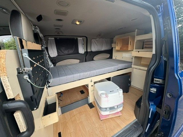 Fahrzeugabbildung Ford TOURNEO CUSTOM CAMPER UMBAU