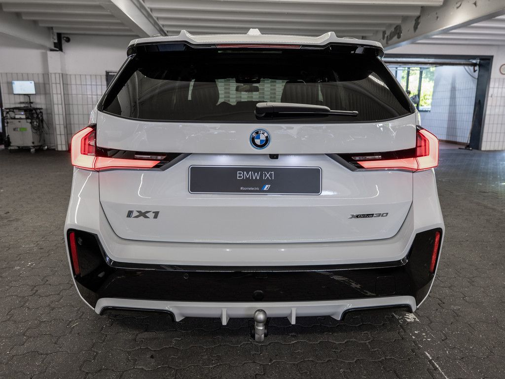 BMW iX1 - Bild 6