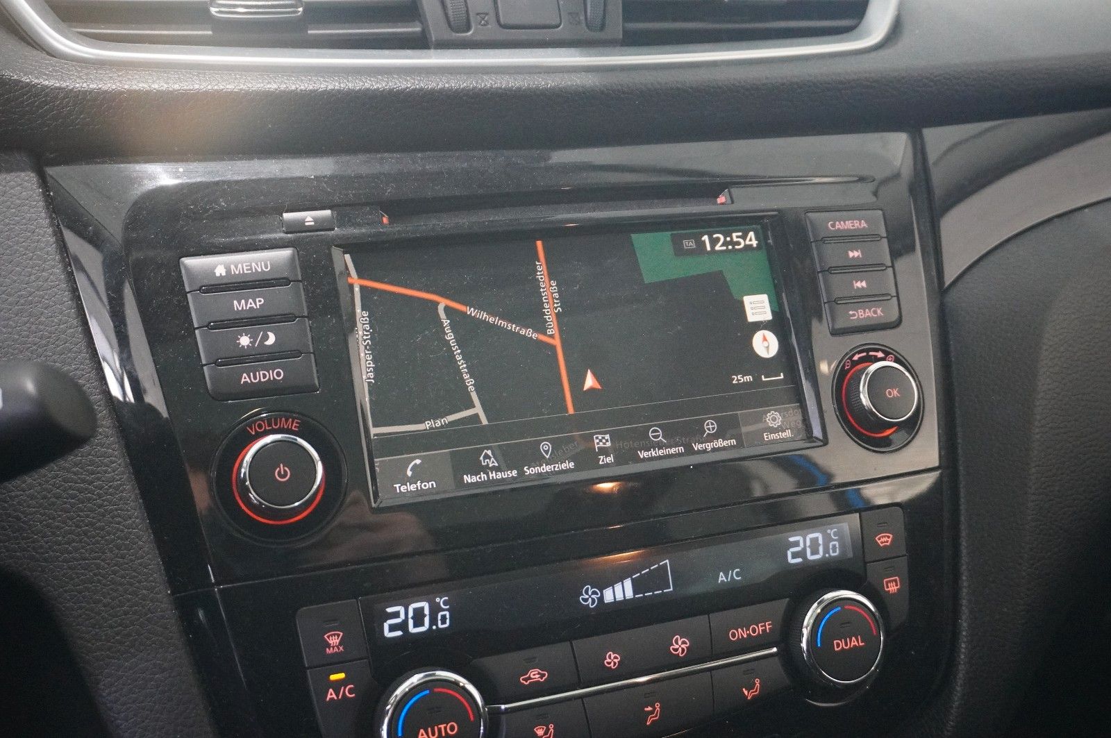 Fahrzeugabbildung Nissan Qashqai  1.3 DIG-T N-WAY NAVI/LED/KAMERA/SHZ/DAB