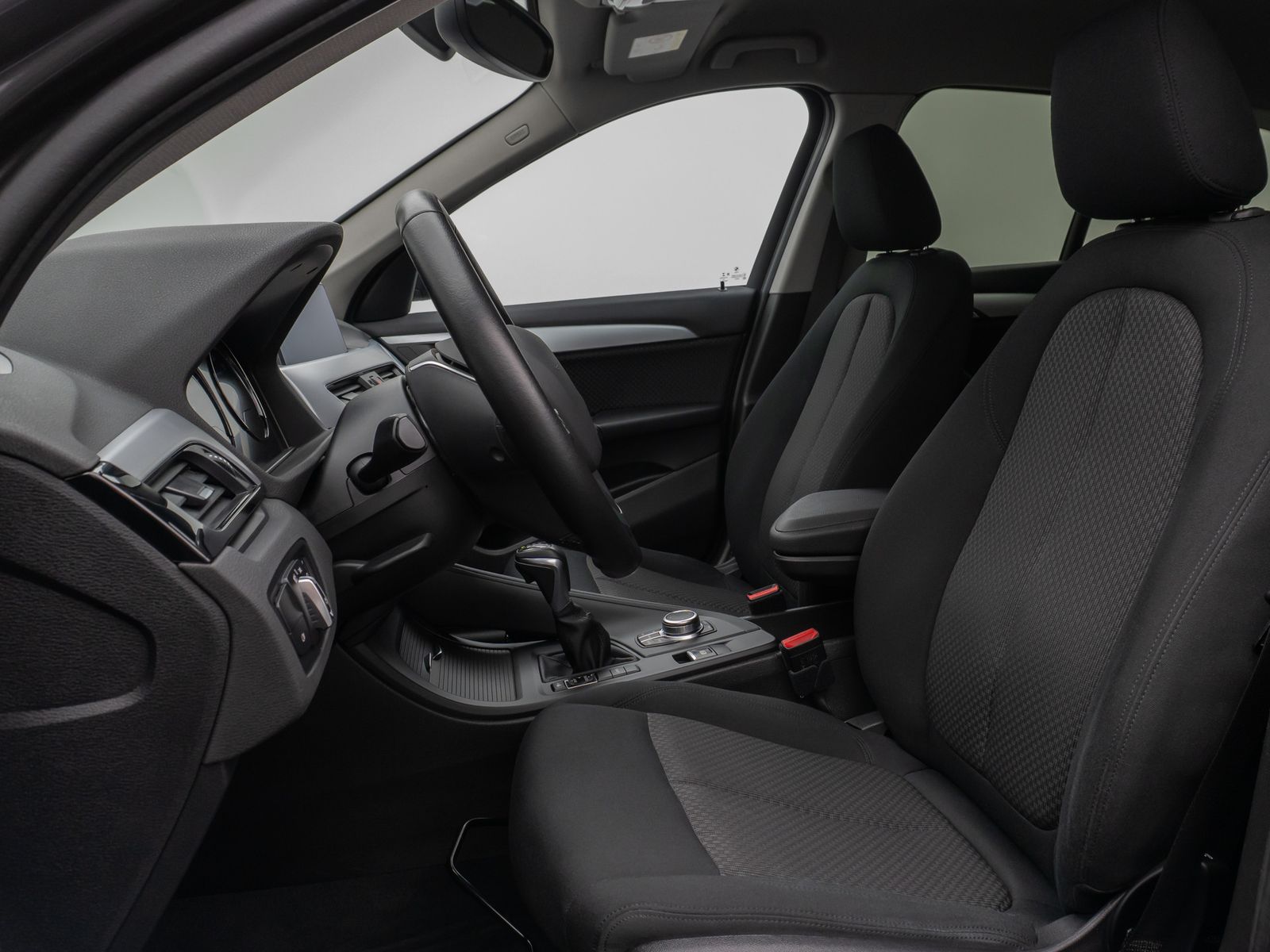 Fahrzeugabbildung BMW X1 xD25e DAB PDC Navi Lordos Geschwindigkeitsre