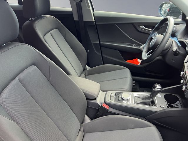 Q2 30 TDI advanced 85kW, AHK, SHZ