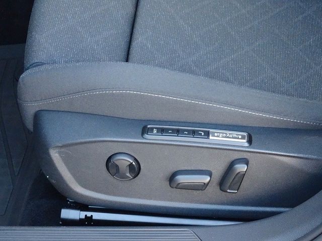 Golf 1. 5 TSI Life - Navi / Standheizung