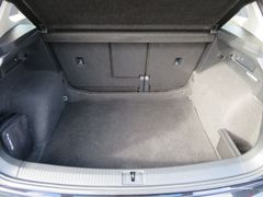 VW Tiguan 2.0 TDI Life DSG LED Navi Ahk Rfk ACC 17' VW Tiguan 2.0 TDI Life DSG LED Navi Ahk Rfk ACC 17'