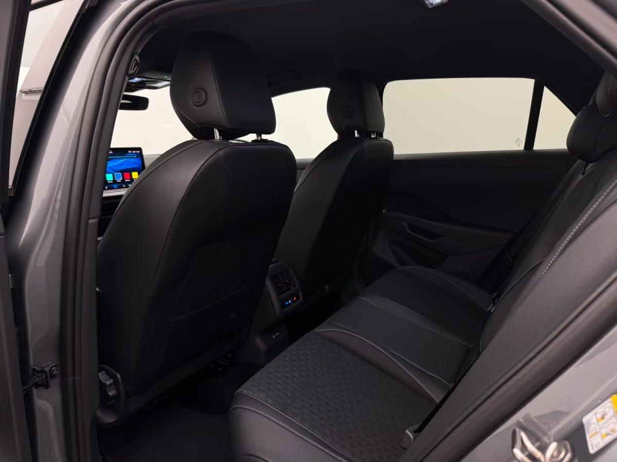 Volkswagen T-Roc 1.5 eTSI DSG R-Line +BLACK-STYLE+CAM+ACC+, миниатюра 19