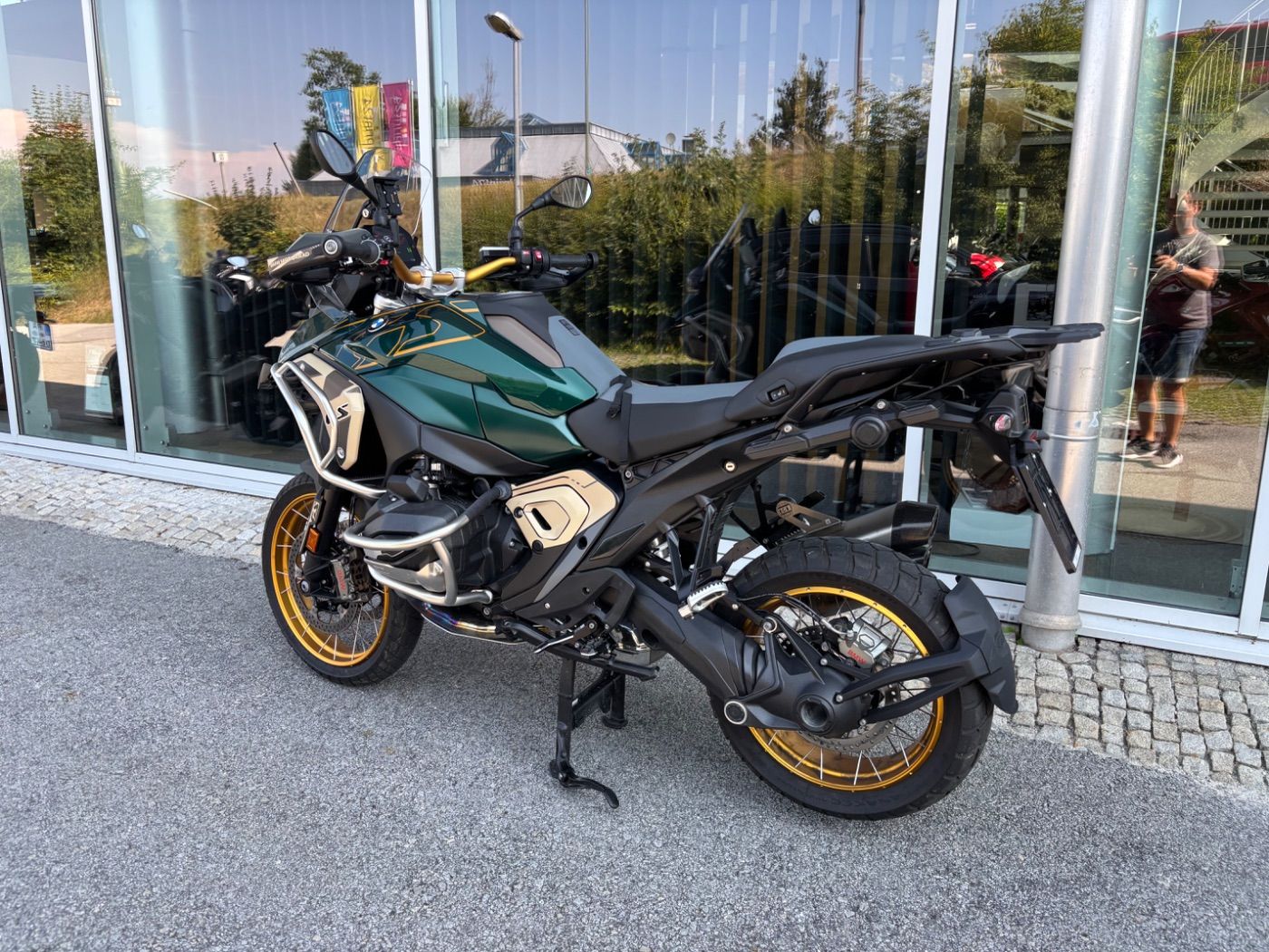 Fahrzeugabbildung BMW R 1300 GS Option 719 Sportfederung
