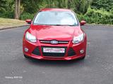 Ford Focus Lim. Champions Edition/Neue Zahnriemen - Ford Focus: Champions Edition