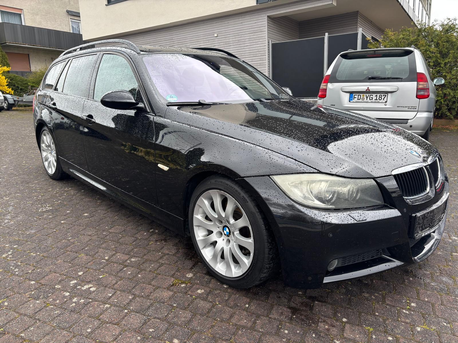BMW Touring 320i M Sportpaket Leder SH PDC
