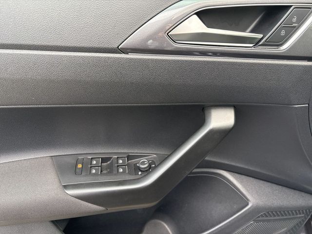 Polo GTI 2.0 TSI DSG IQ.LIGHT+NAVI+KAMERA+BEATS+