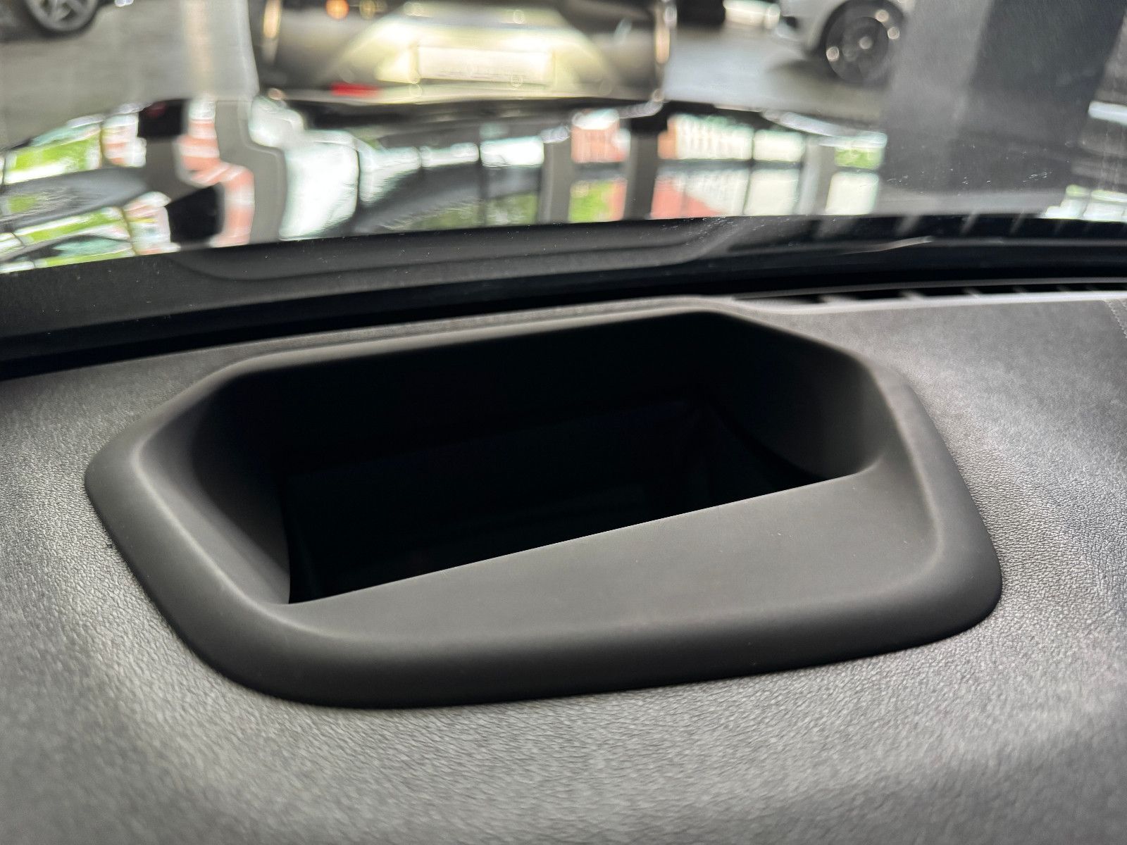 Fahrzeugabbildung BMW 520 d T LUXURY LINE HUD PANORAMA LASER VOLL