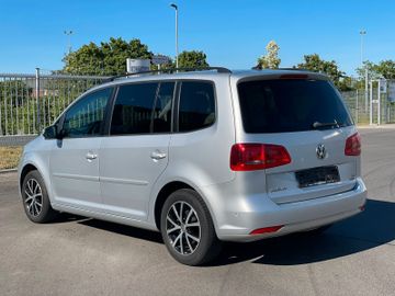 Volkswagen Touran - 5