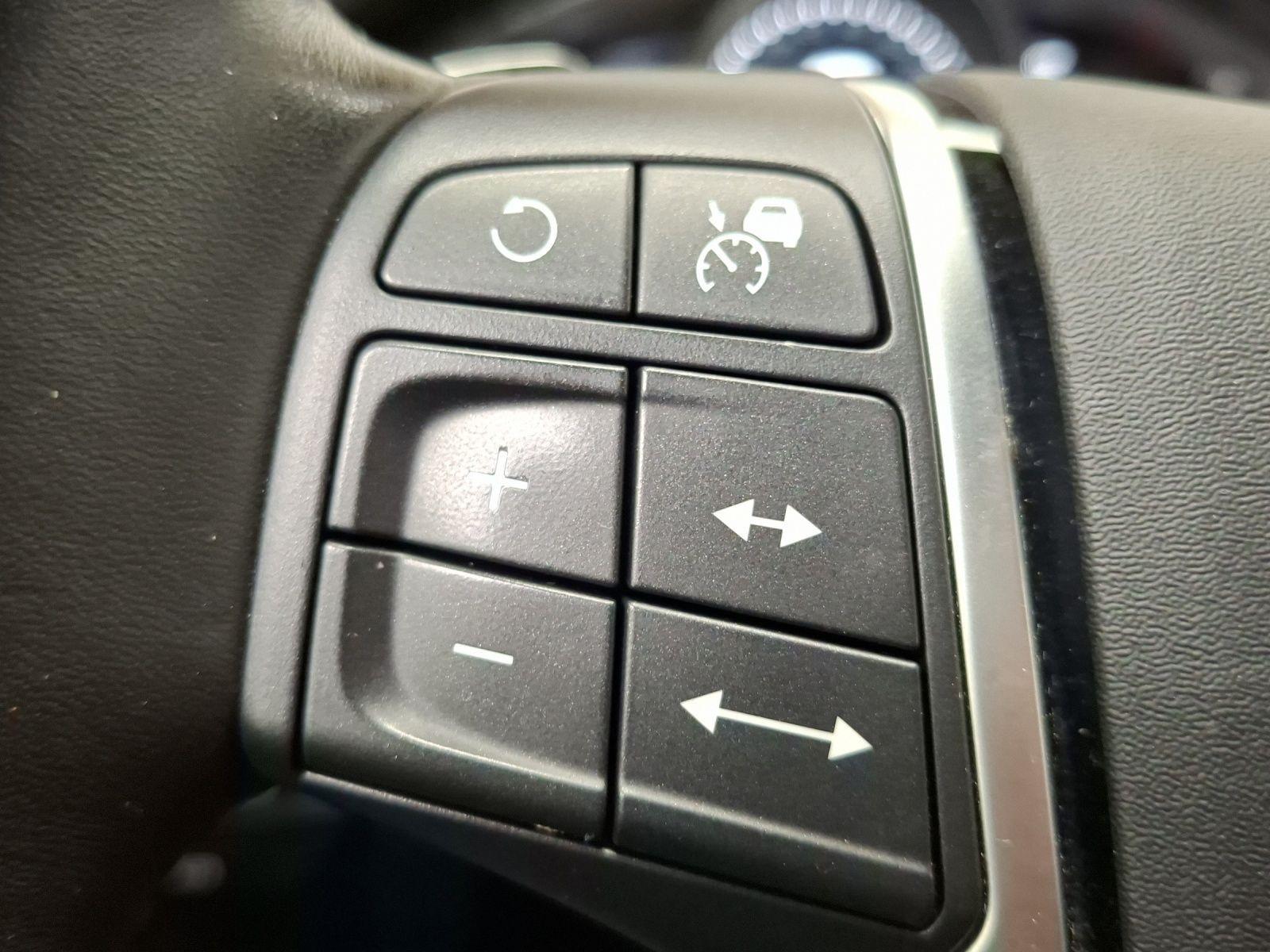 Volvo XC60 T5 AWD SUMMUM AHK PANO LEDER