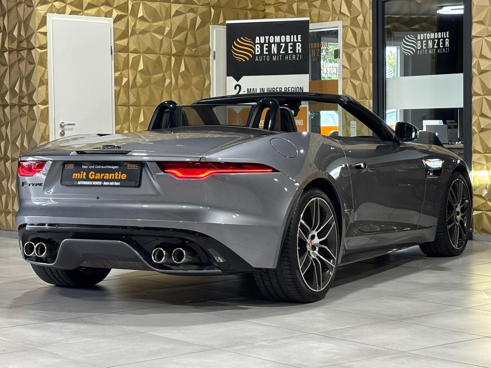 Fahrzeugabbildung Jaguar F-TYPE Cabriolet**SOUND**NAVI**KAMERA**APPLE**