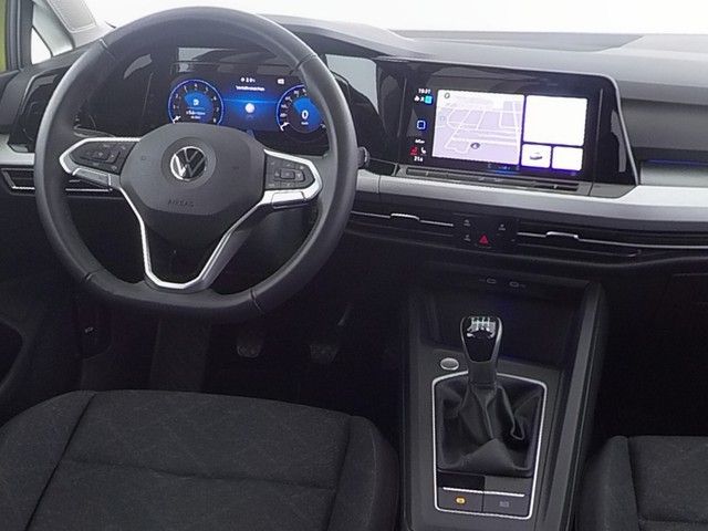 Fahrzeugabbildung Volkswagen Golf VIII TSI Life LED Navi AID ACC PDC SHZ