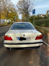 BMW 750i E38 - BMW 750: E38 750i