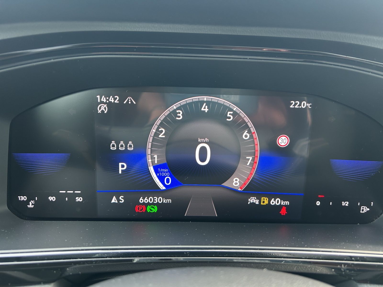 Fahrzeugabbildung Volkswagen T-Roc 2.0 TSI R-Line 4M MATRIX Standh.
