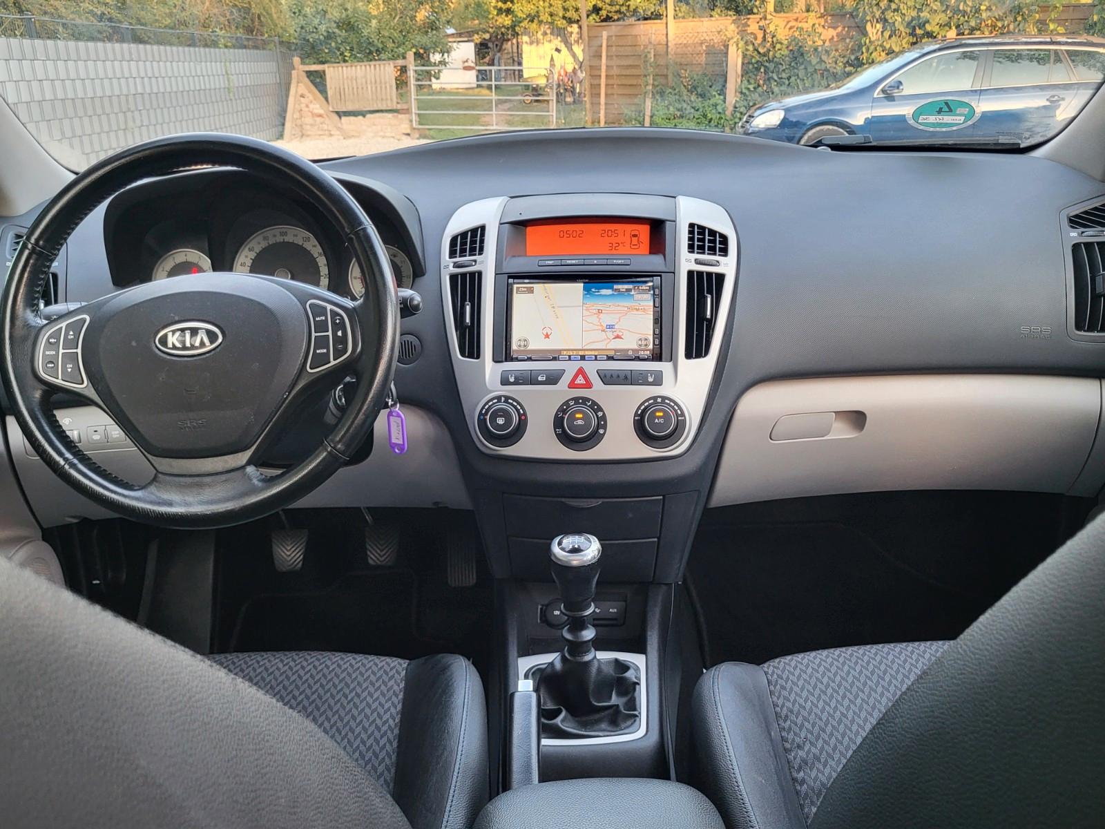 Kia Cee'd Sportswagon Schiebedach PDC Navi
