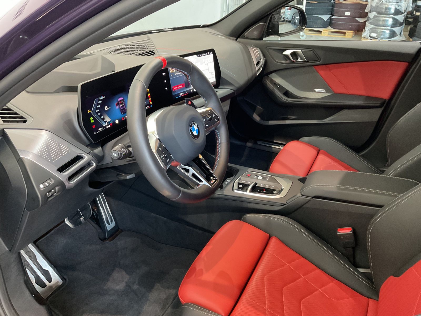 Fahrzeugabbildung BMW M135 xDrive M Sportpaket Pro, M Sportsitze, Head