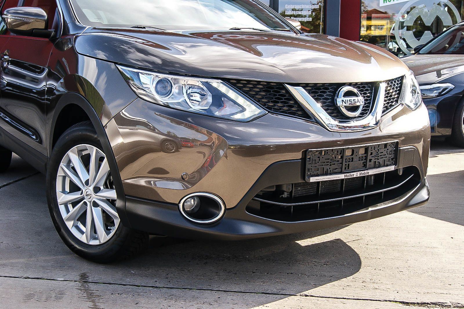 Fahrzeugabbildung Nissan Qashqai 1.2 Acenta 4x2 1 HAND AHK SIZHG 22.324KM