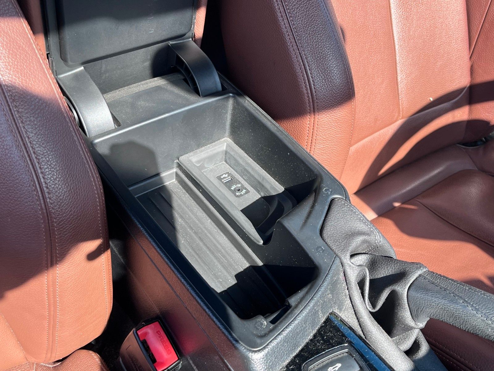 Fahrzeugabbildung BMW 220i Cabrio Sportline