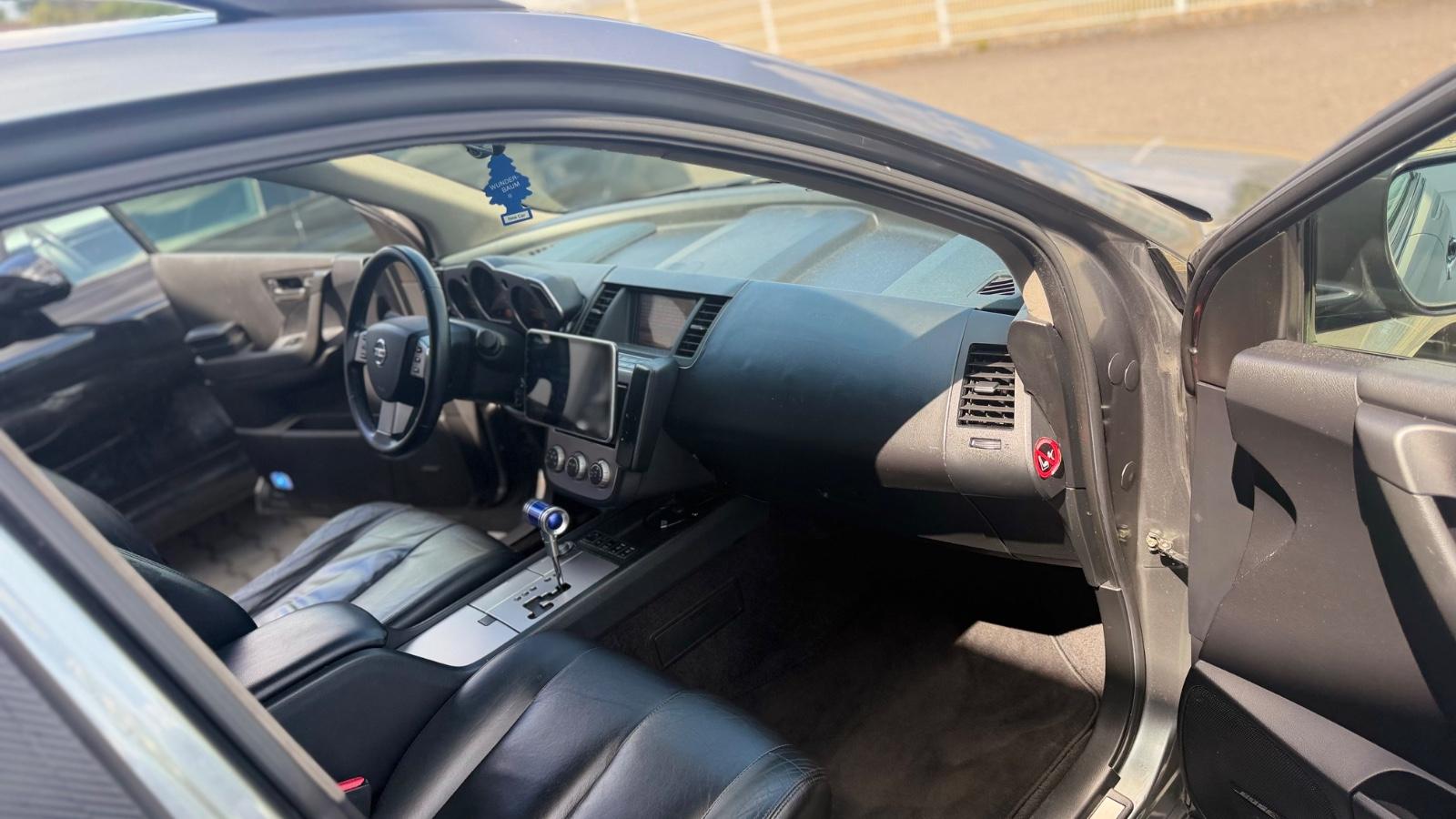 Nissan Murano 2005 — interior