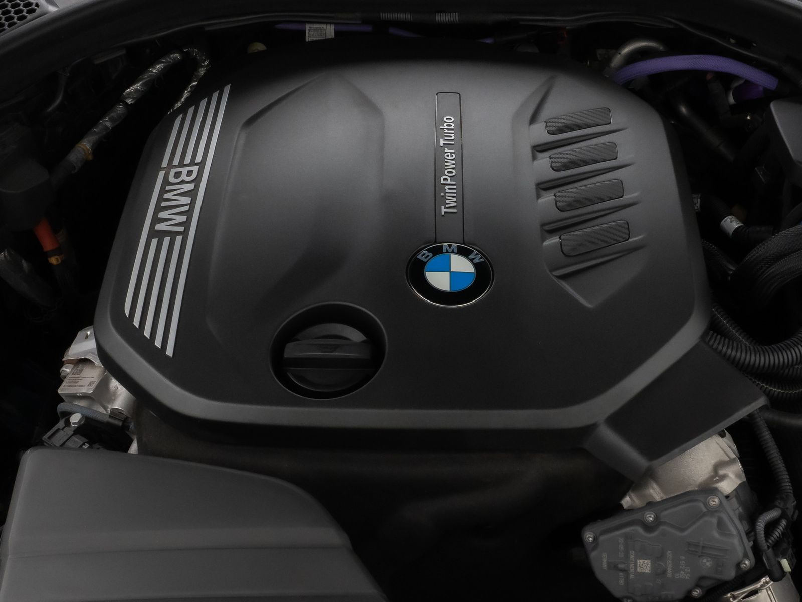 Fahrzeugabbildung BMW 320d xD  Panorama HUD DAB AHK Alarm PDC Sport