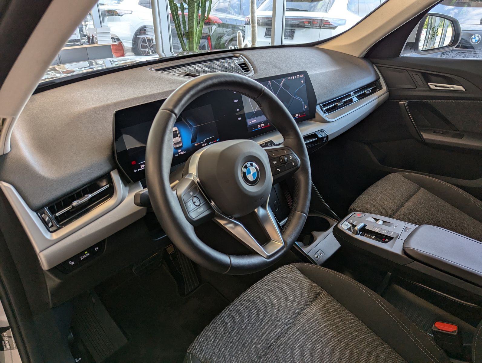BMW X1 20 i Pano Premium-Travel-Paket AHK - Image 23