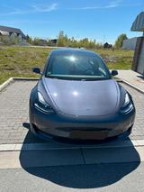 Tesla Model 3 Performance AWD Enhanced Autopilot - silberne Tesla Model 3