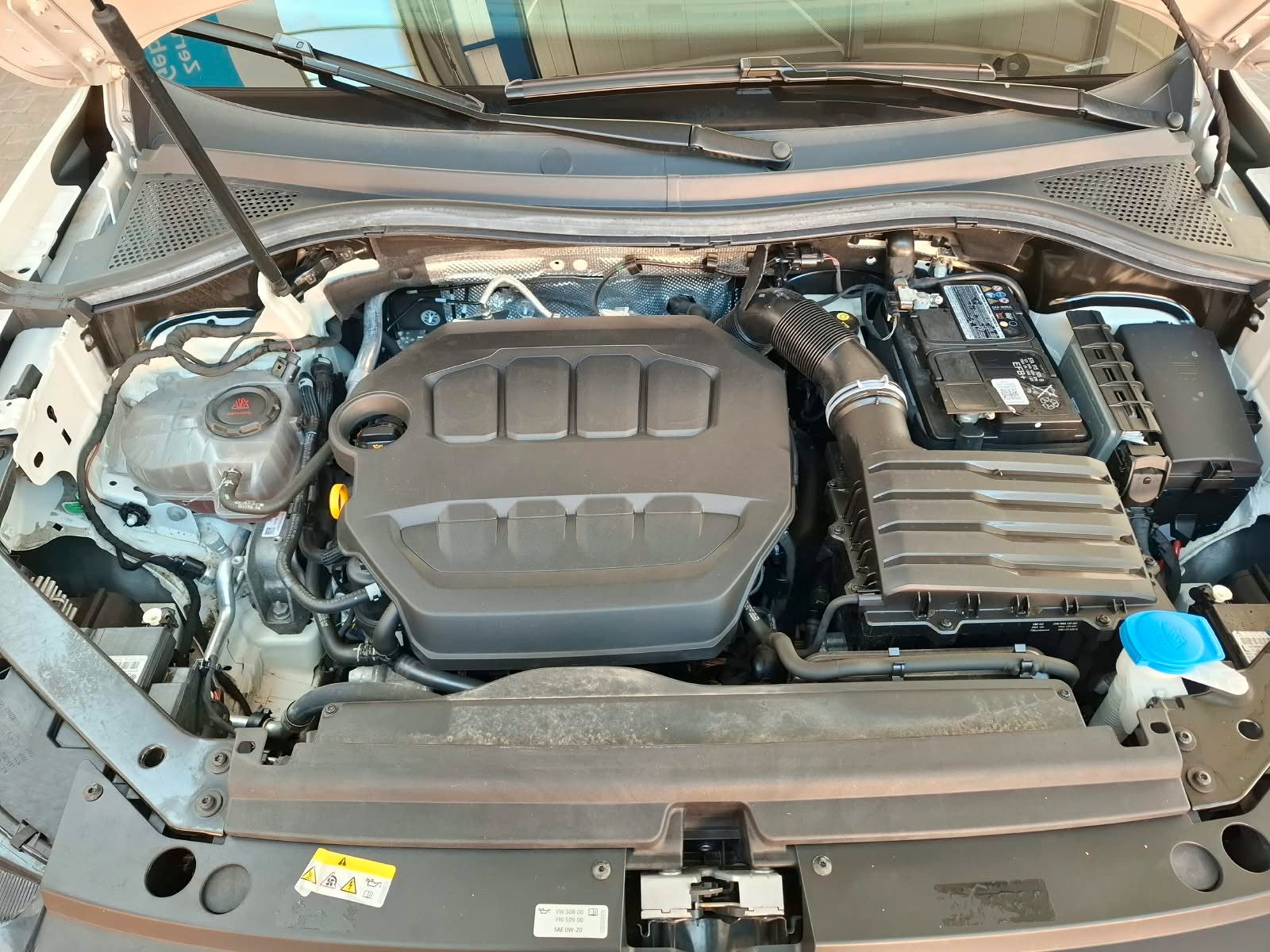 Fahrzeugabbildung Volkswagen Tiguan R-Line 2,0 TSI DSG 4Motion + IQ.Light LED