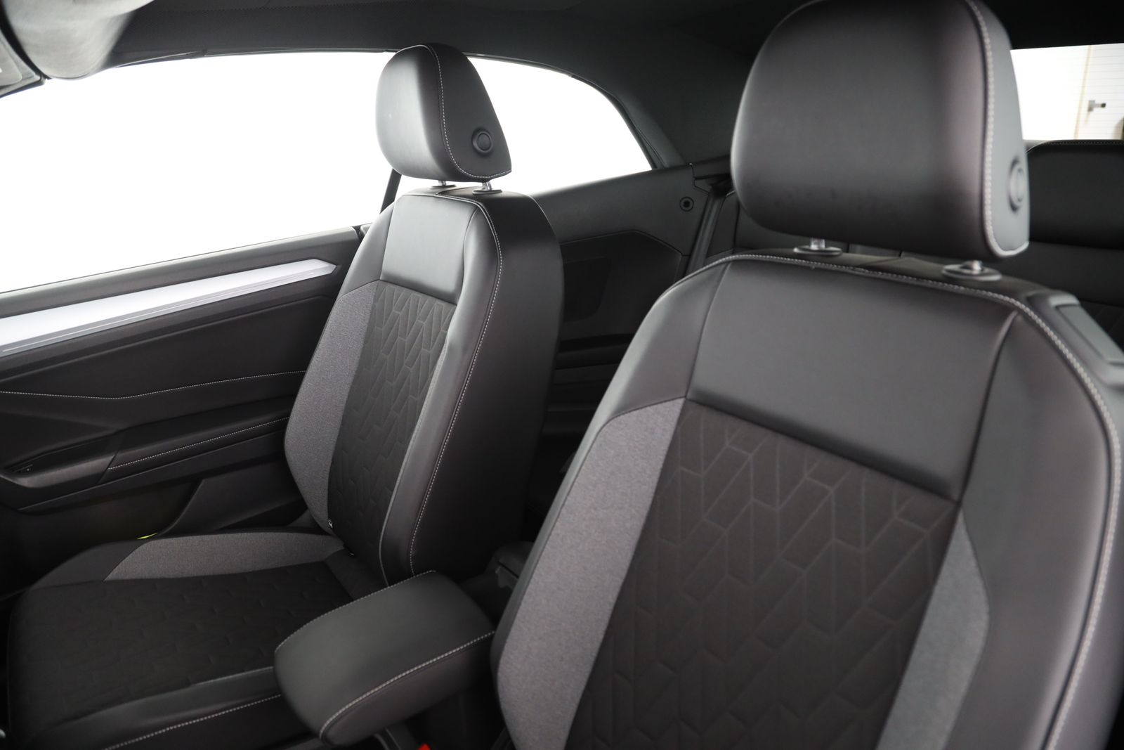 Volkswagen T-Roc - Bild 12