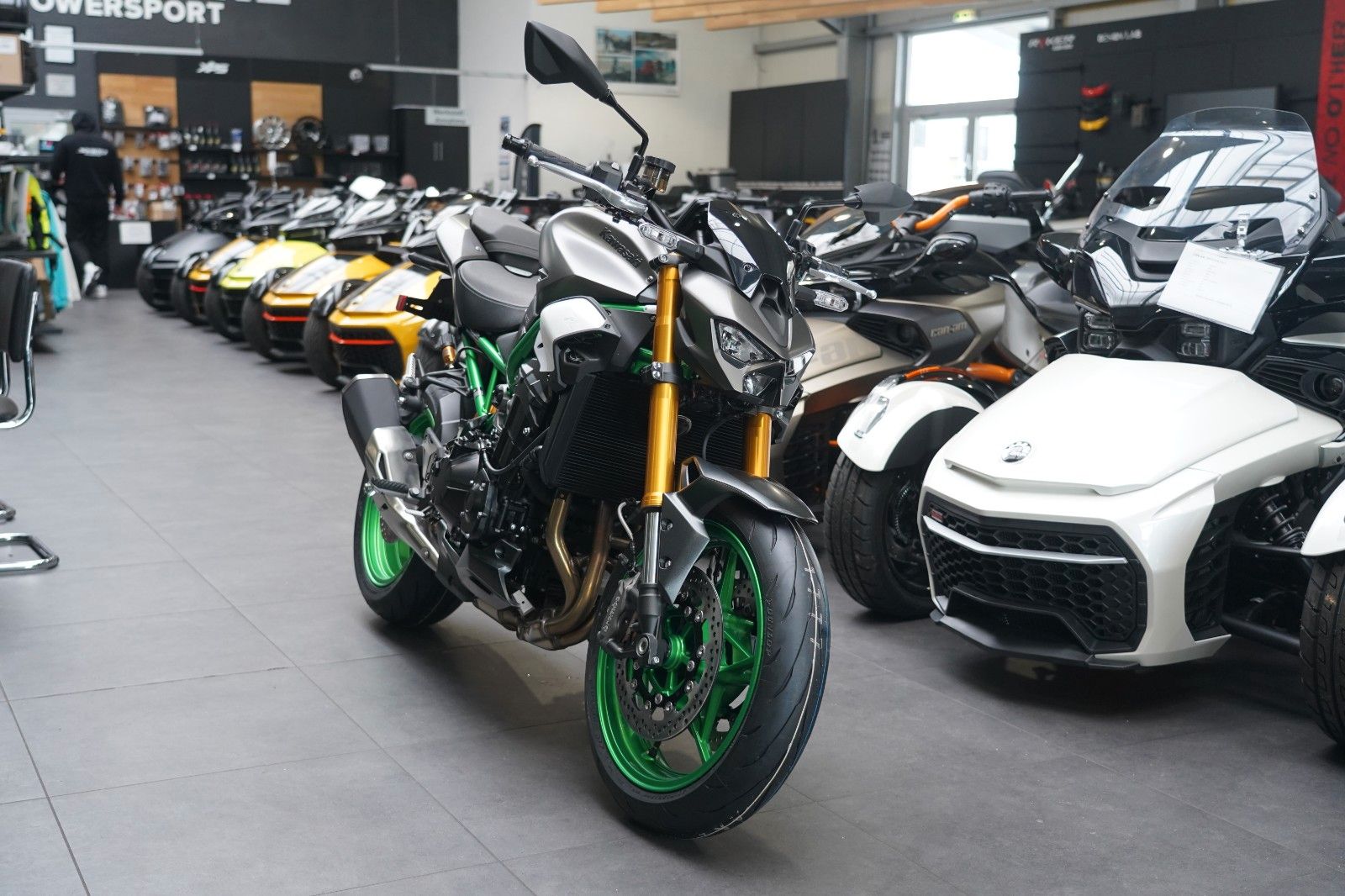 Fahrzeugabbildung Kawasaki Z900SE 2026 4 Jahre Garantie