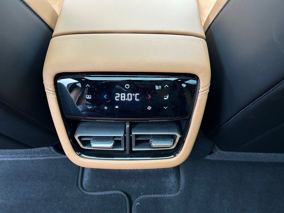 Fahrzeugabbildung Mazda 6e EV 69kWh TAKUMI PLUS 479KM-RANGE 6J-GARANTIE