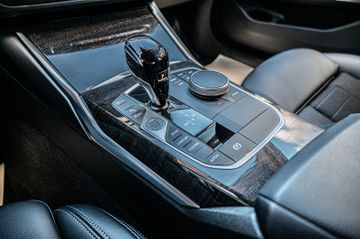Fahrzeugabbildung BMW 320i Limo. Advantage VIRUTAL|LED|AMBIENTE|CAM