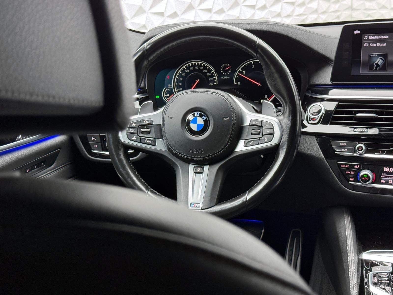 Fahrzeugabbildung BMW XDR/M-PAKET/AKTIVLENK/NIGHTV/ACC/H&K/LUFT/PANO