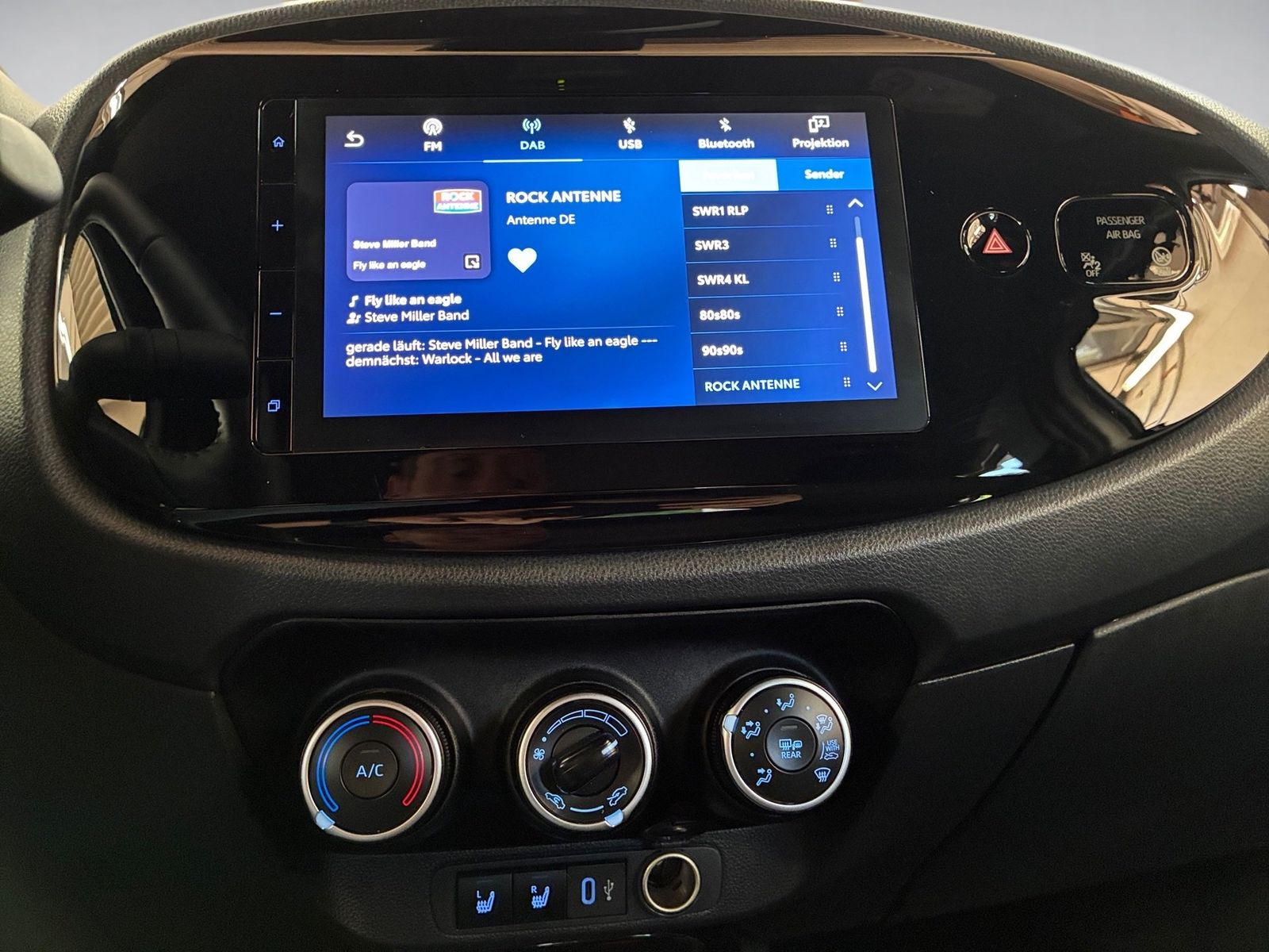 Fahrzeugabbildung Toyota Aygo X 1.0 Black&White SHZ,Winterräder,ACC,PDC