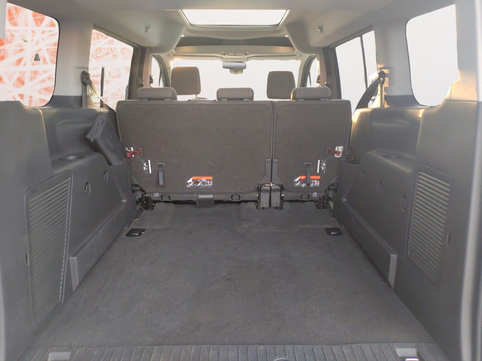 Fahrzeugabbildung Ford Connect Titanium ! Pano.dach ! beh. WSS ! Kamera