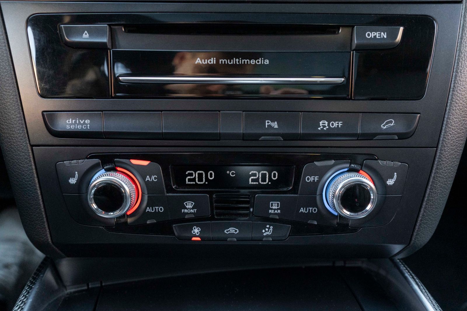 Fahrzeugabbildung Audi SQ5 3.0TFSI QUATTRO B&O BIXENON KAM NAV ALC PANO