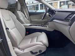 Fahrzeugabbildung Volvo XC90 B5 D AWD Plus Dark '360Surround Kamera'