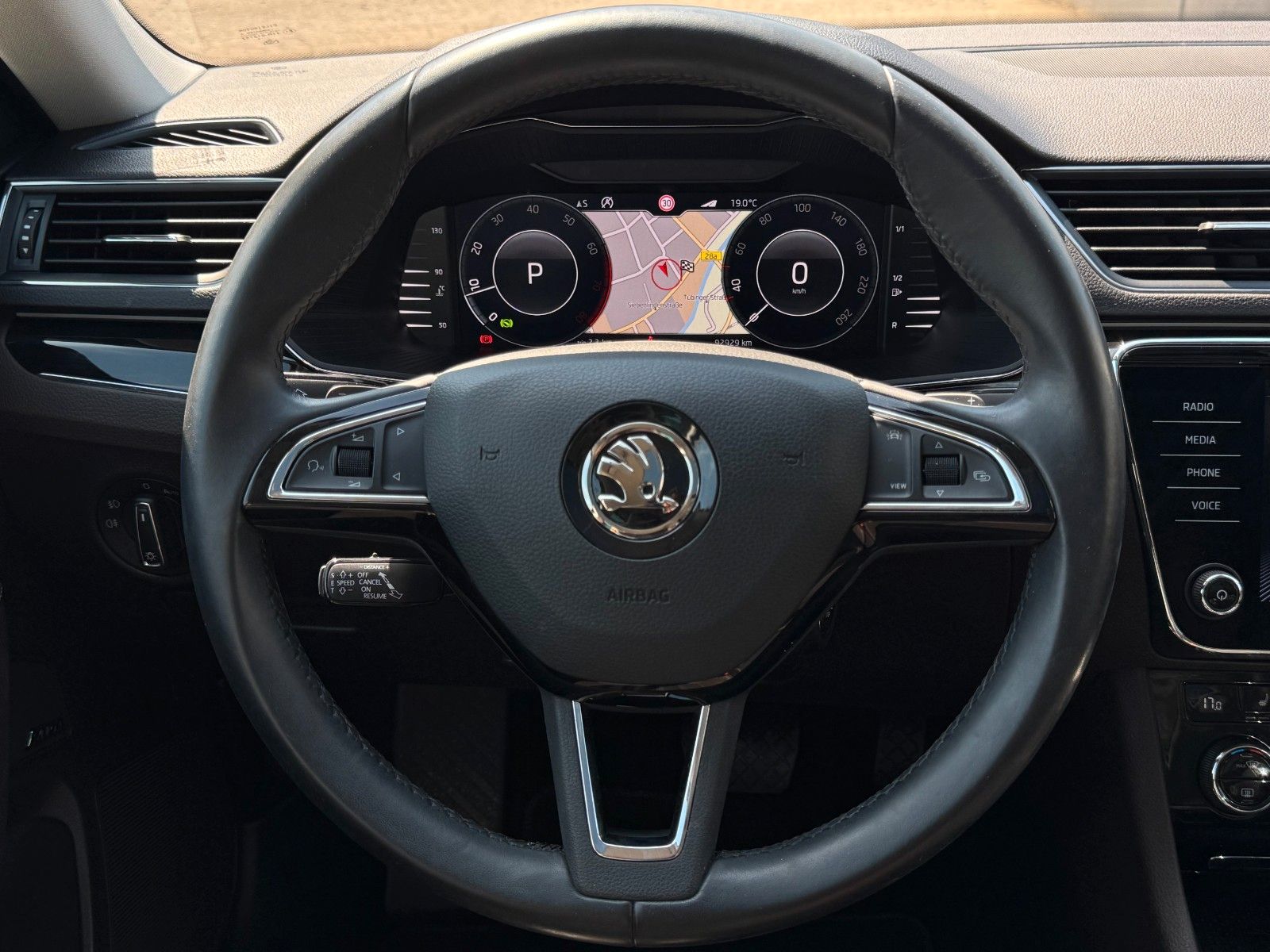 Fahrzeugabbildung SKODA Superb 2.0 TSI L&K Canton Pano Mem. ACC AHK LED