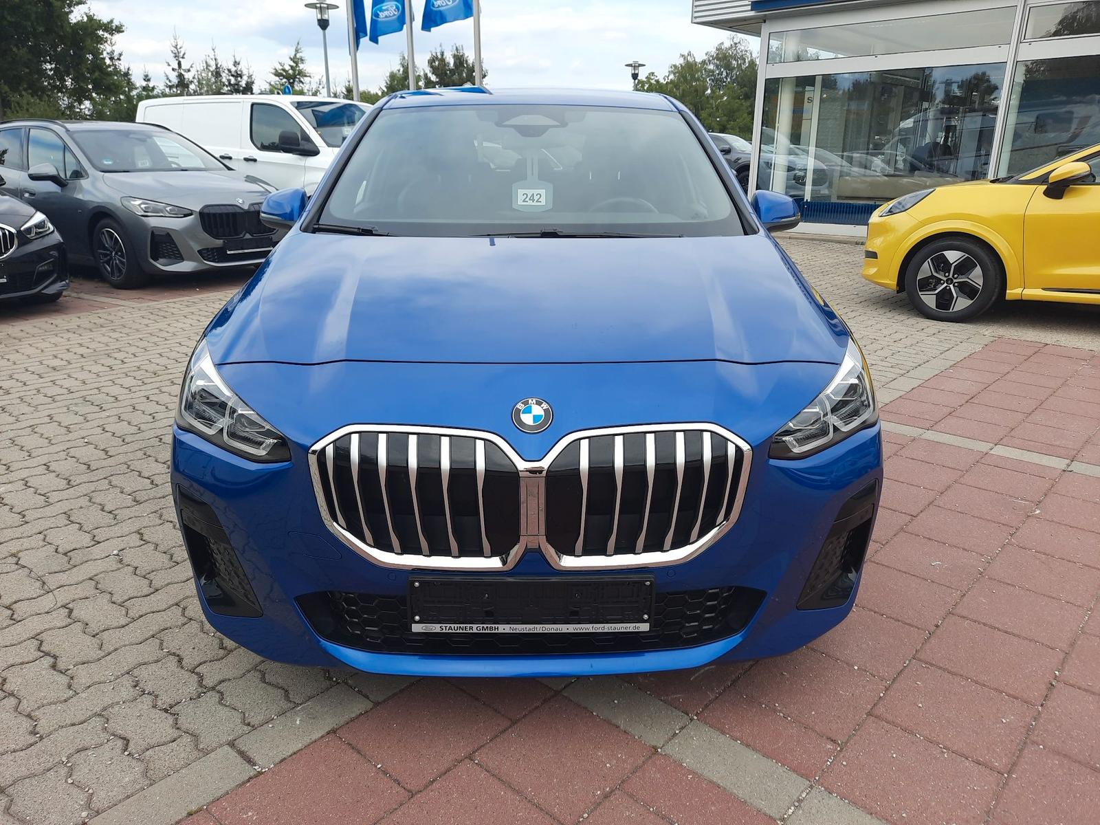 BMW 218i Active Tourer M-Sport LED Kamera Lenkrad be