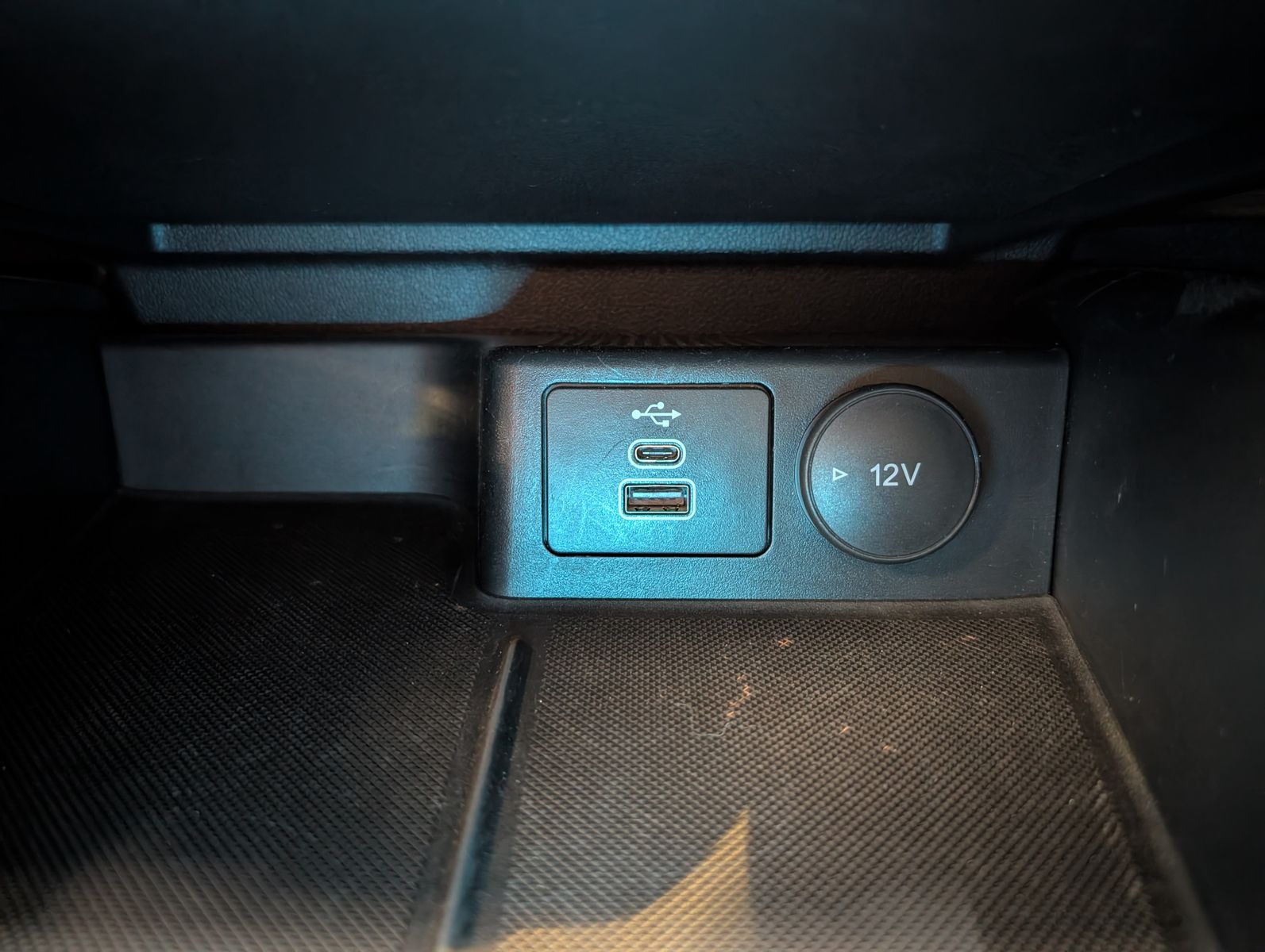 Fahrzeugabbildung Ford Focus 1.0 EcoBoost MHEV Active LED ACC Cam 17"