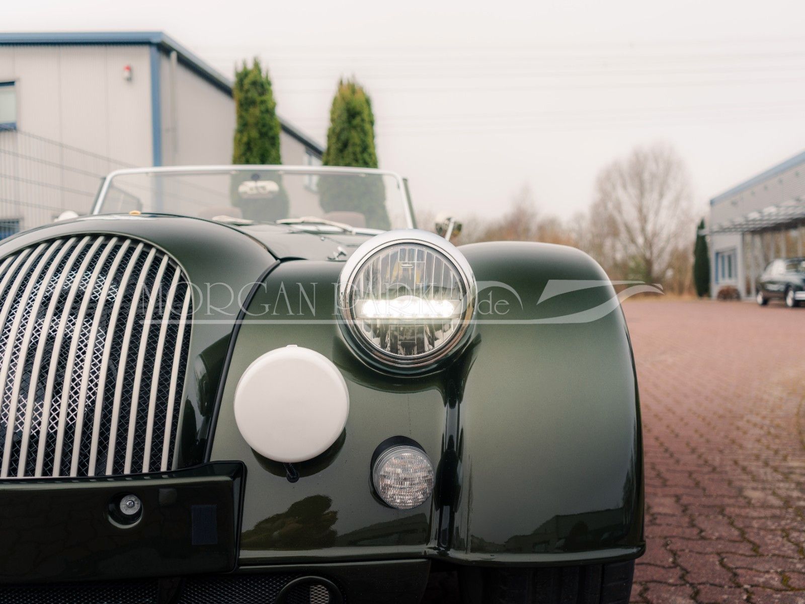 Fahrzeugabbildung Morgan Plus Six PINNACLE *1 of 30, Designo Oliv Met.*
