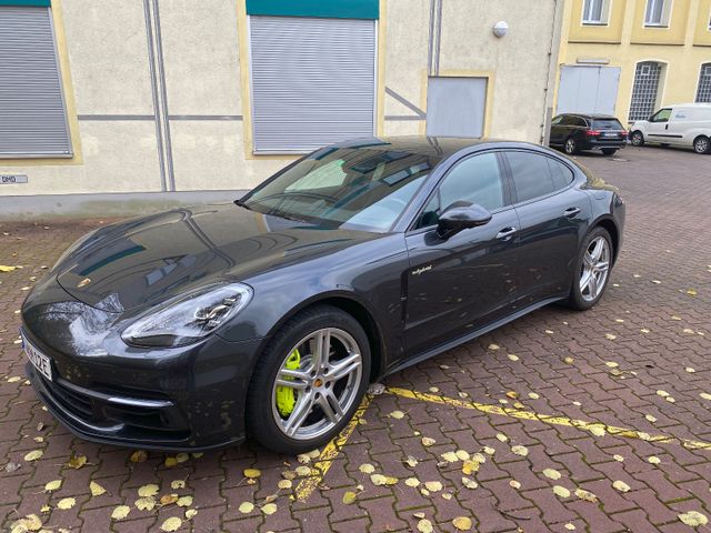 Porsche Panamera 4 E-Hybrid -