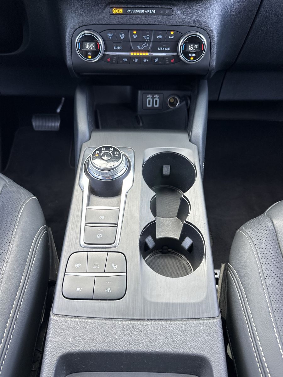 Fahrzeugabbildung Ford Kuga 2.5 Plug-In Hybrid Vignale NAV+LED+AHK+KAM