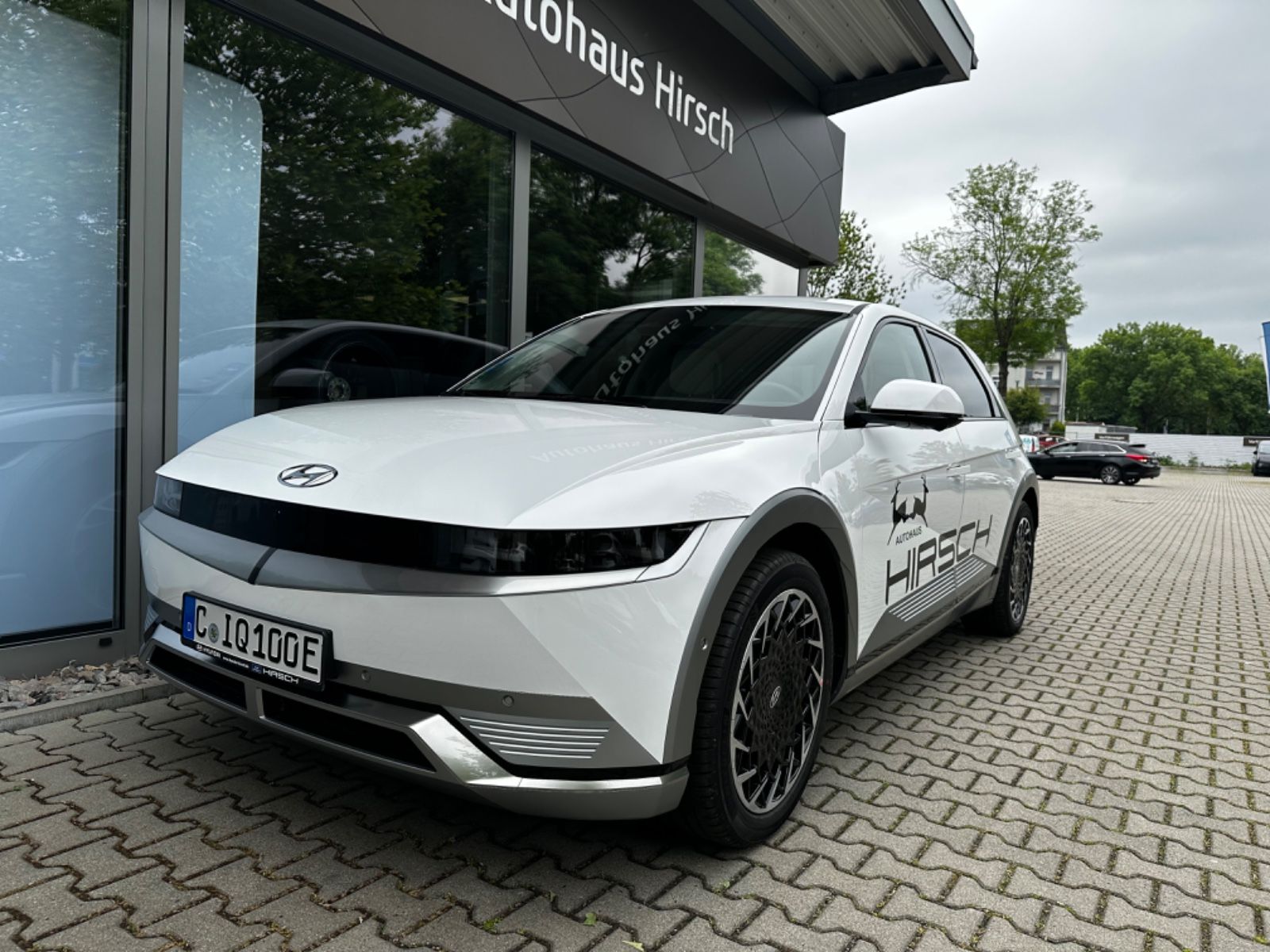 Fahrzeugabbildung Hyundai IONIQ 5 2WD 72,6 kWh UNIQ-Paket 20" LEDER SOFORT