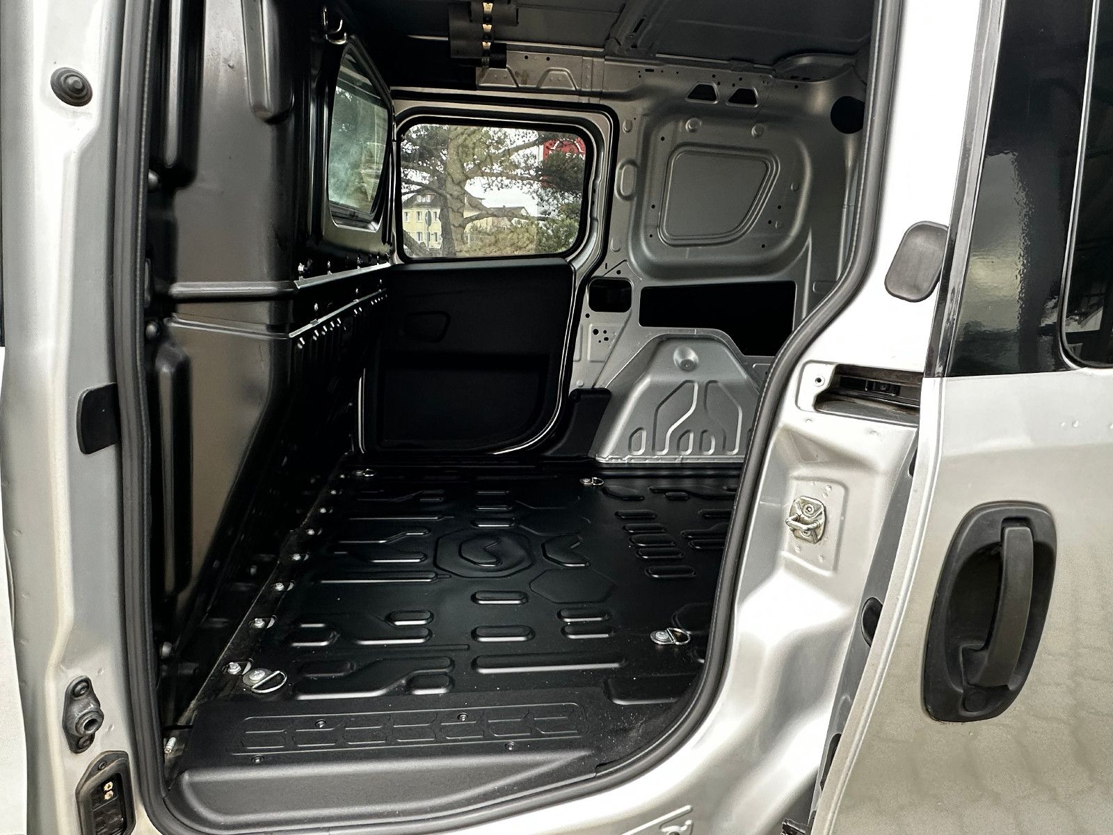 Fahrzeugabbildung Fiat Doblo Doblò Basis Kasten L1H1 verglast