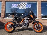 KTM 890 Duke R 1. Hand Tech & Track - KTM 890 DUKE R