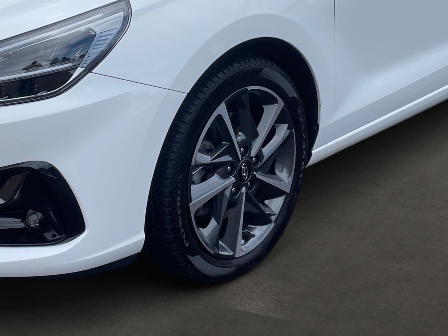 Fahrzeugabbildung Hyundai i30 1.5T Mild-Hybrid Edition 30 Plus Sitzheizung