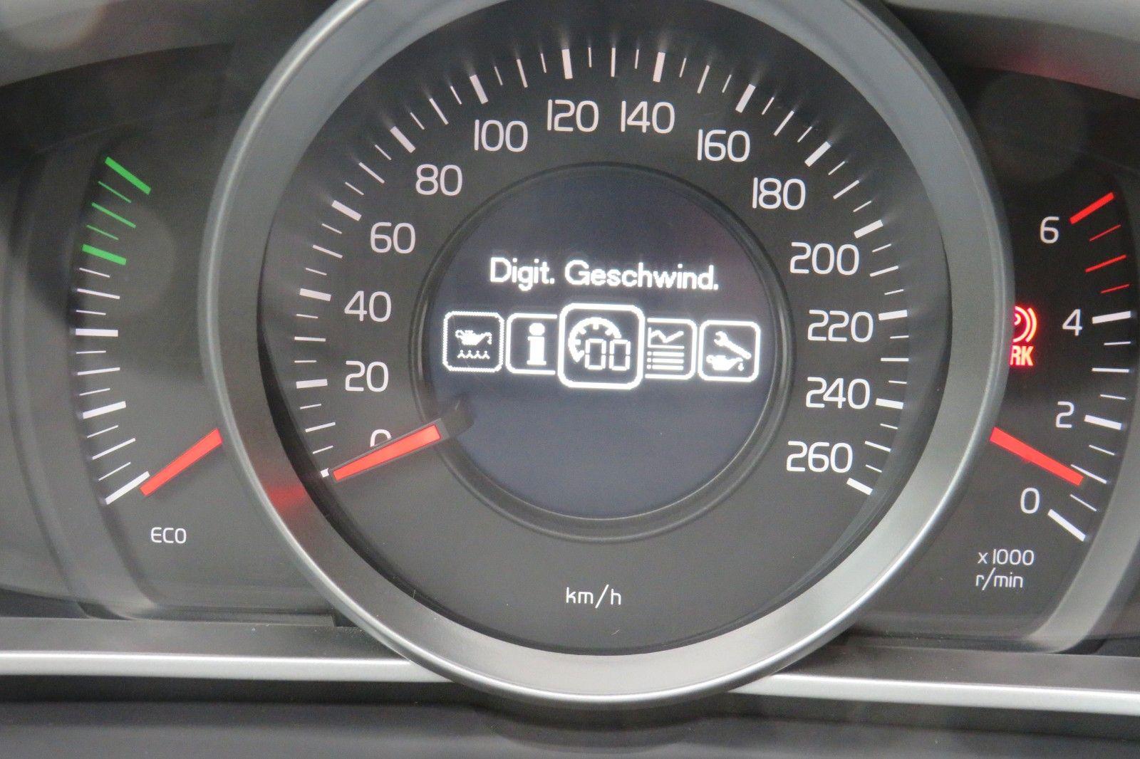 Fahrzeugabbildung Volvo V40 Kinetic NAVI TELVOR KLIMATRONIC 8-FACH ALU